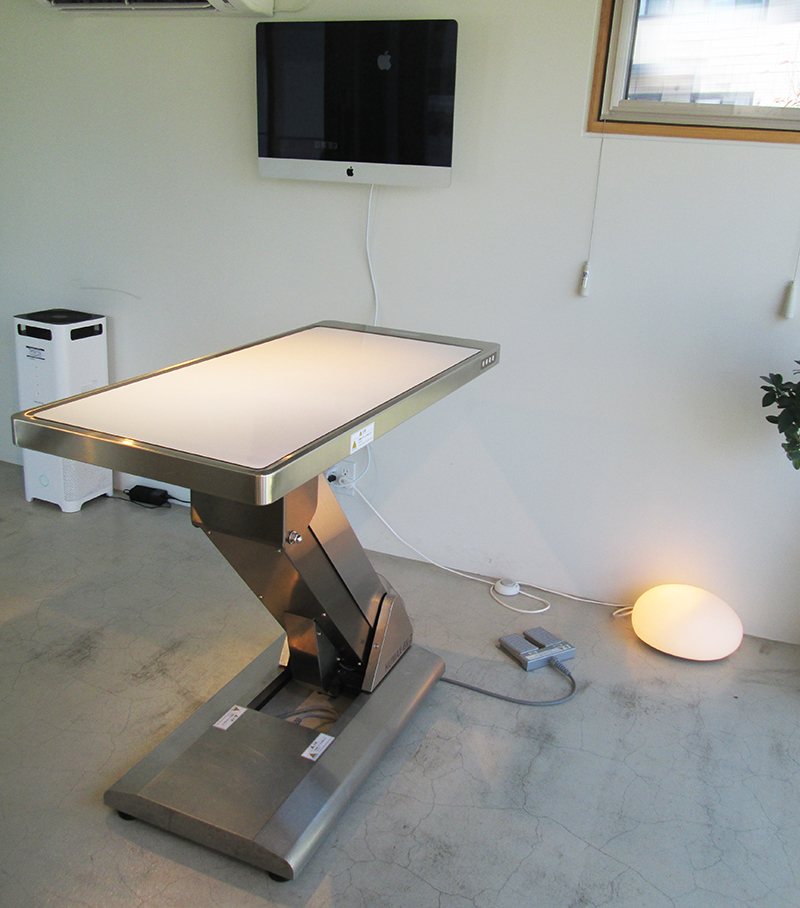 HUMAX 診察台 EX-Z(低床タイプ・スクウェア天板) - 画像 (3)